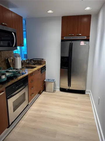 $6,000 | 1395 Brickell Avenue, Unit 2813, Miami, FL 33131