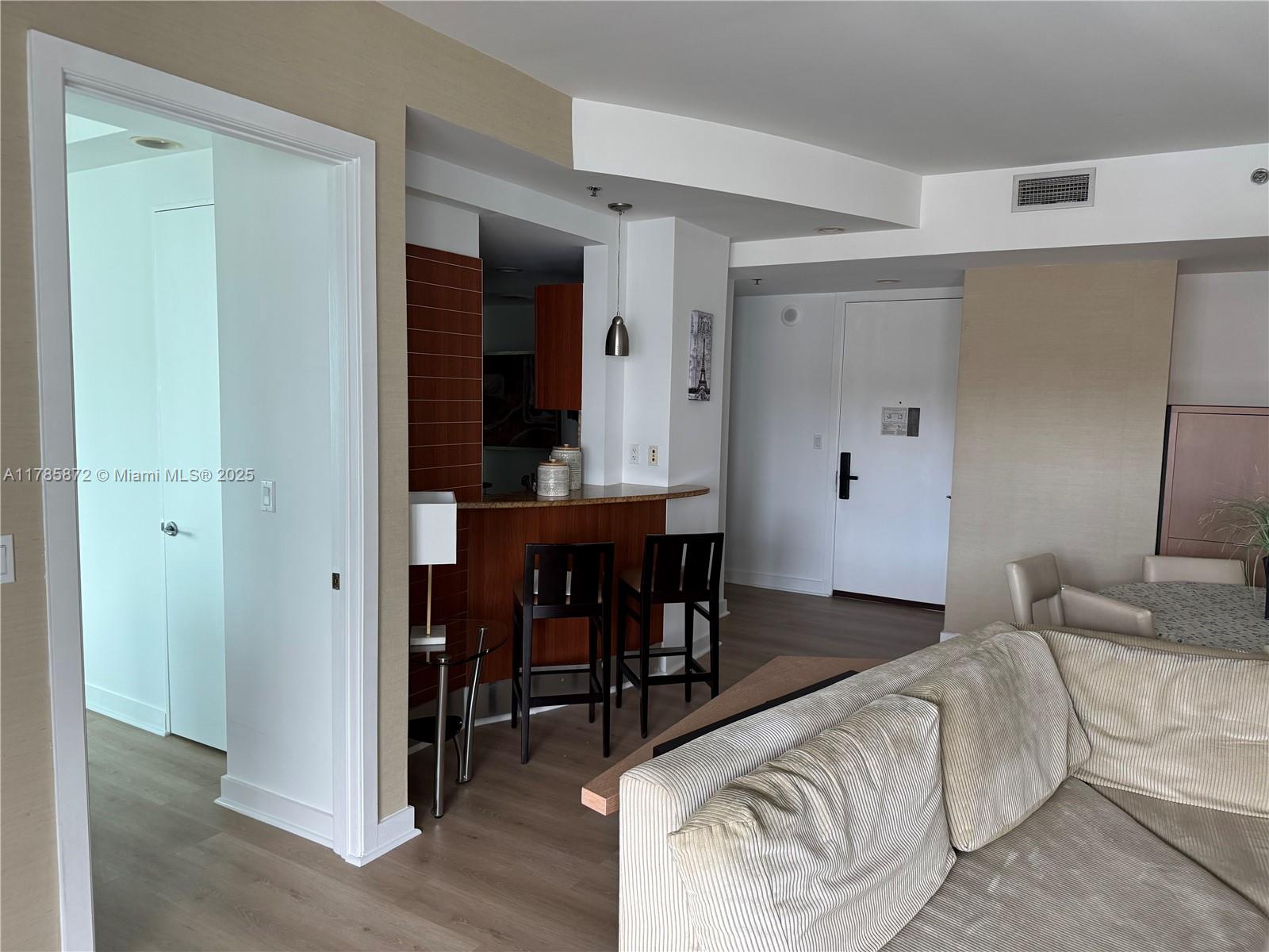 1395 Brickell Avenue, Unit 2813 Miami, FL 33131 - Photo 31 of 42