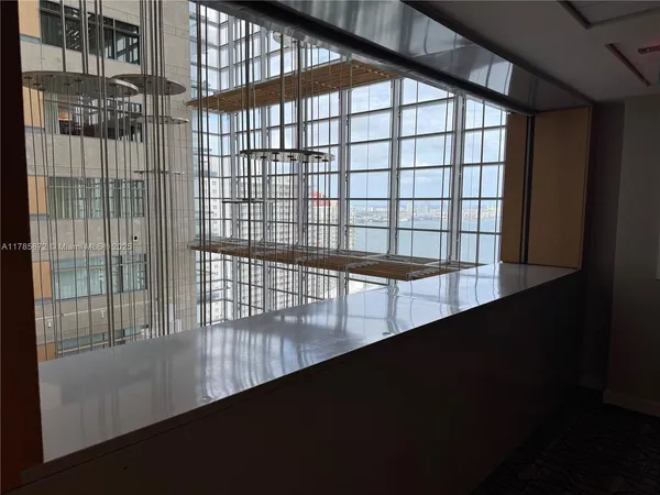 $5,400 | 1395 Brickell Avenue, Unit 2813, Miami, FL 33131