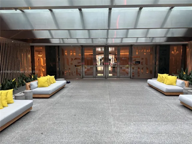 $6,000 | 1395 Brickell Avenue, Unit 2813, Miami, FL 33131