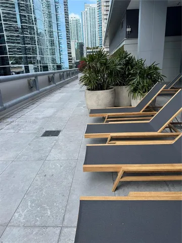 $6,000 | 1395 Brickell Avenue, Unit 2813, Miami, FL 33131