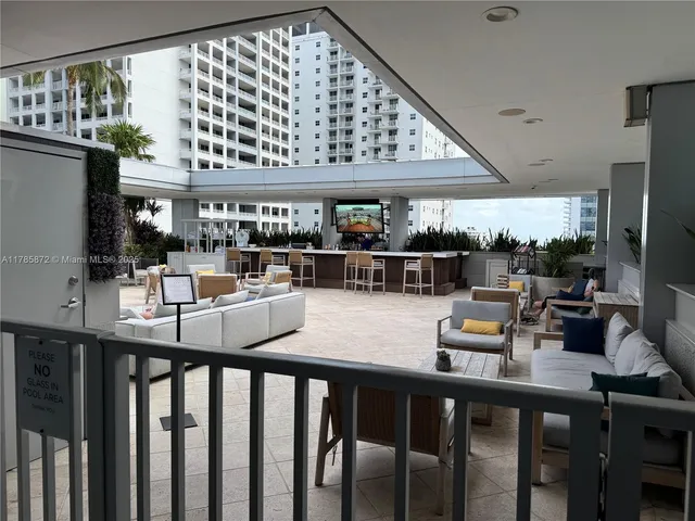 $6,000 | 1395 Brickell Avenue, Unit 2813, Miami, FL 33131