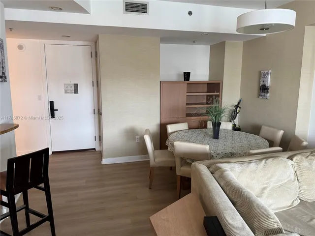 $6,000 | 1395 Brickell Avenue, Unit 2813, Miami, FL 33131