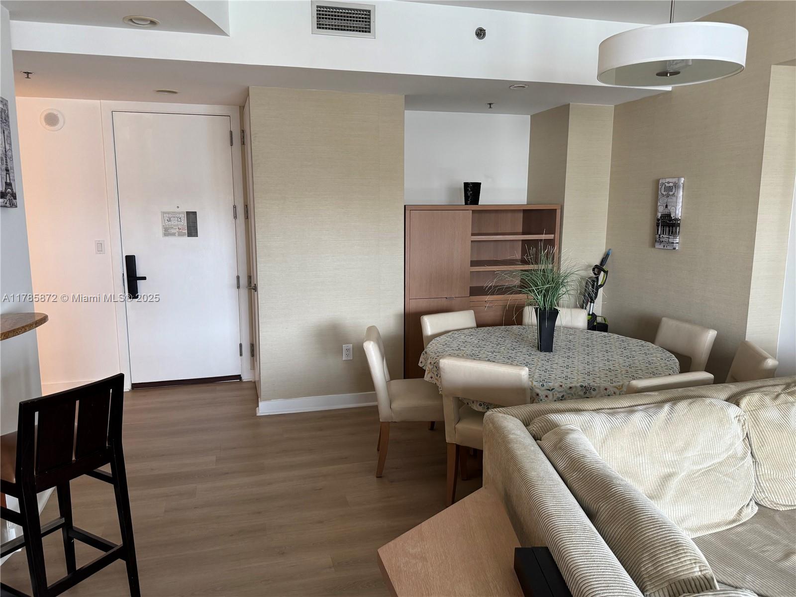 1395 Brickell Avenue, Unit 2813 Miami, FL 33131 - Photo 6 of 42