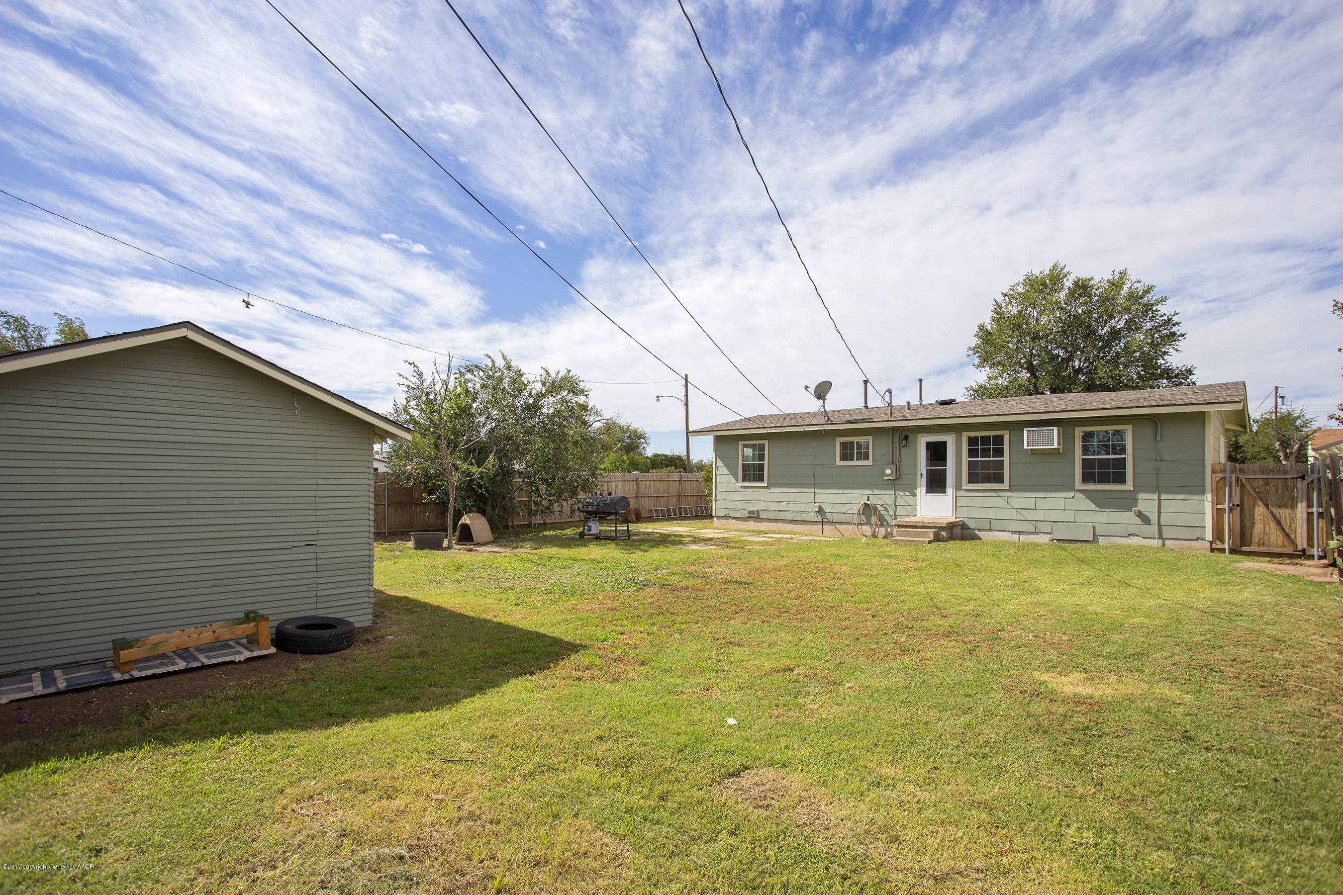 4631 South Ong Street Amarillo, TX 79110 - Photo 18 of 21 backyard 2