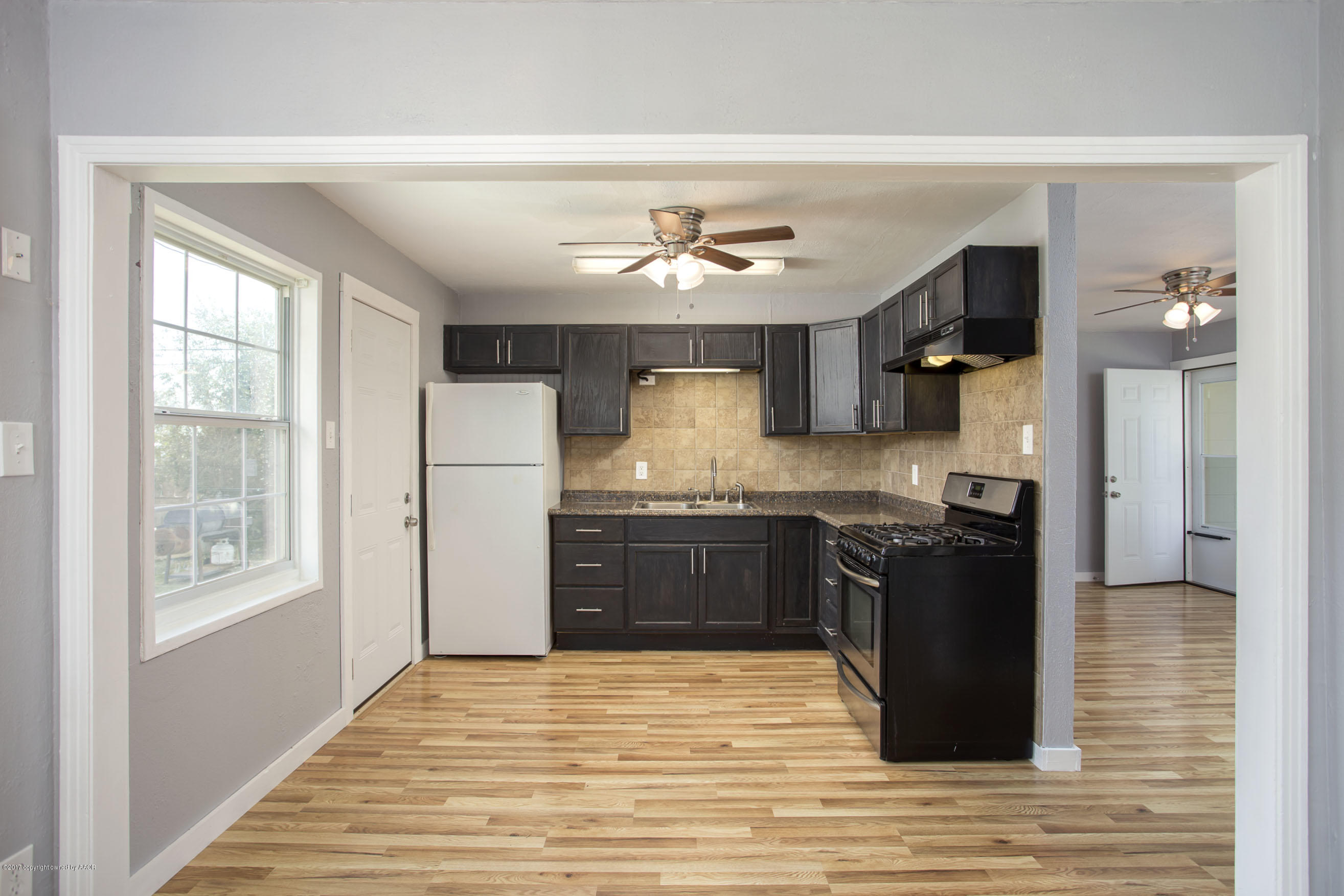 4631 South Ong Street Amarillo, TX 79110 - Photo 3 of 21 kitchen 1