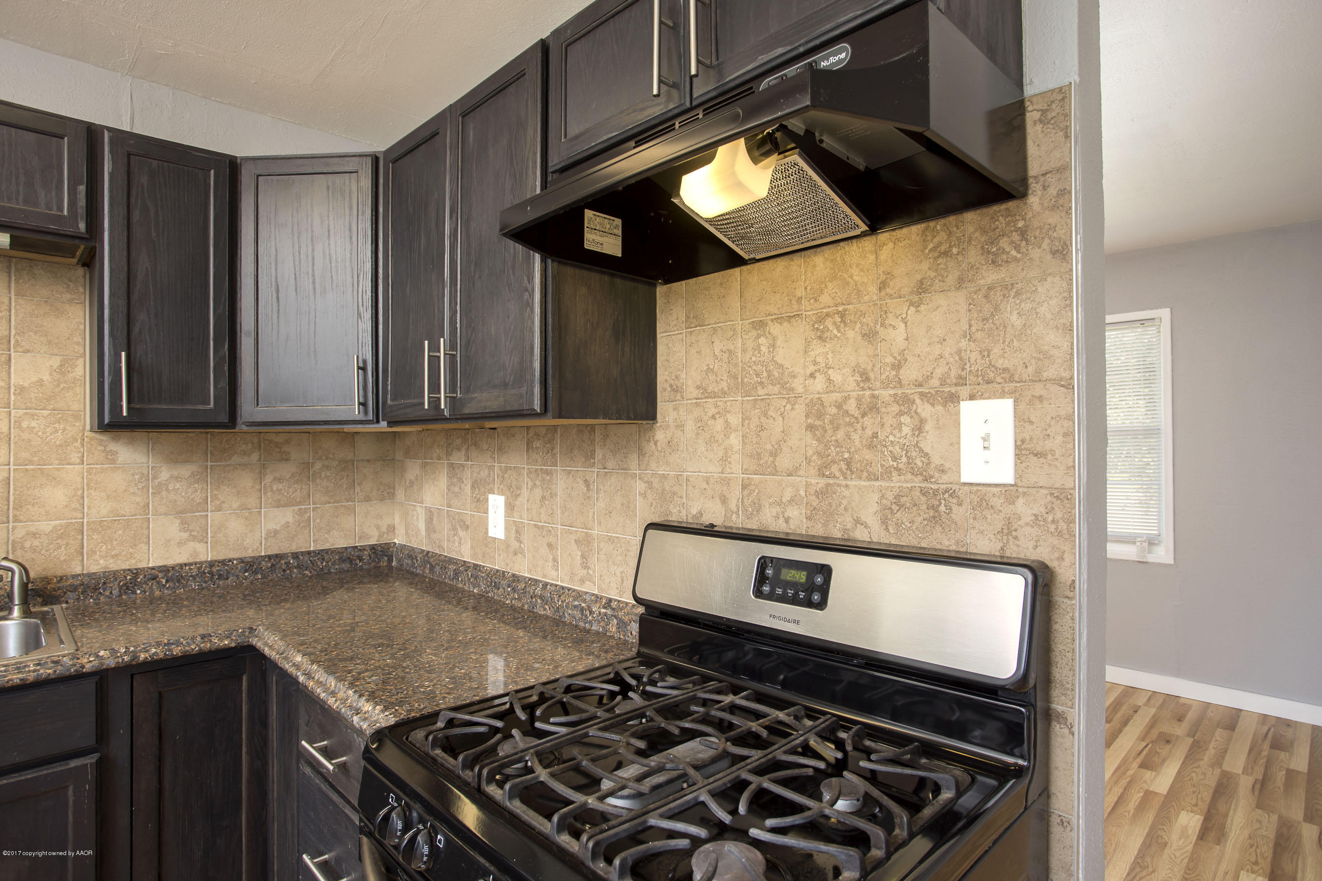 4631 South Ong Street Amarillo, TX 79110 - Photo 7 of 21 kitchen3