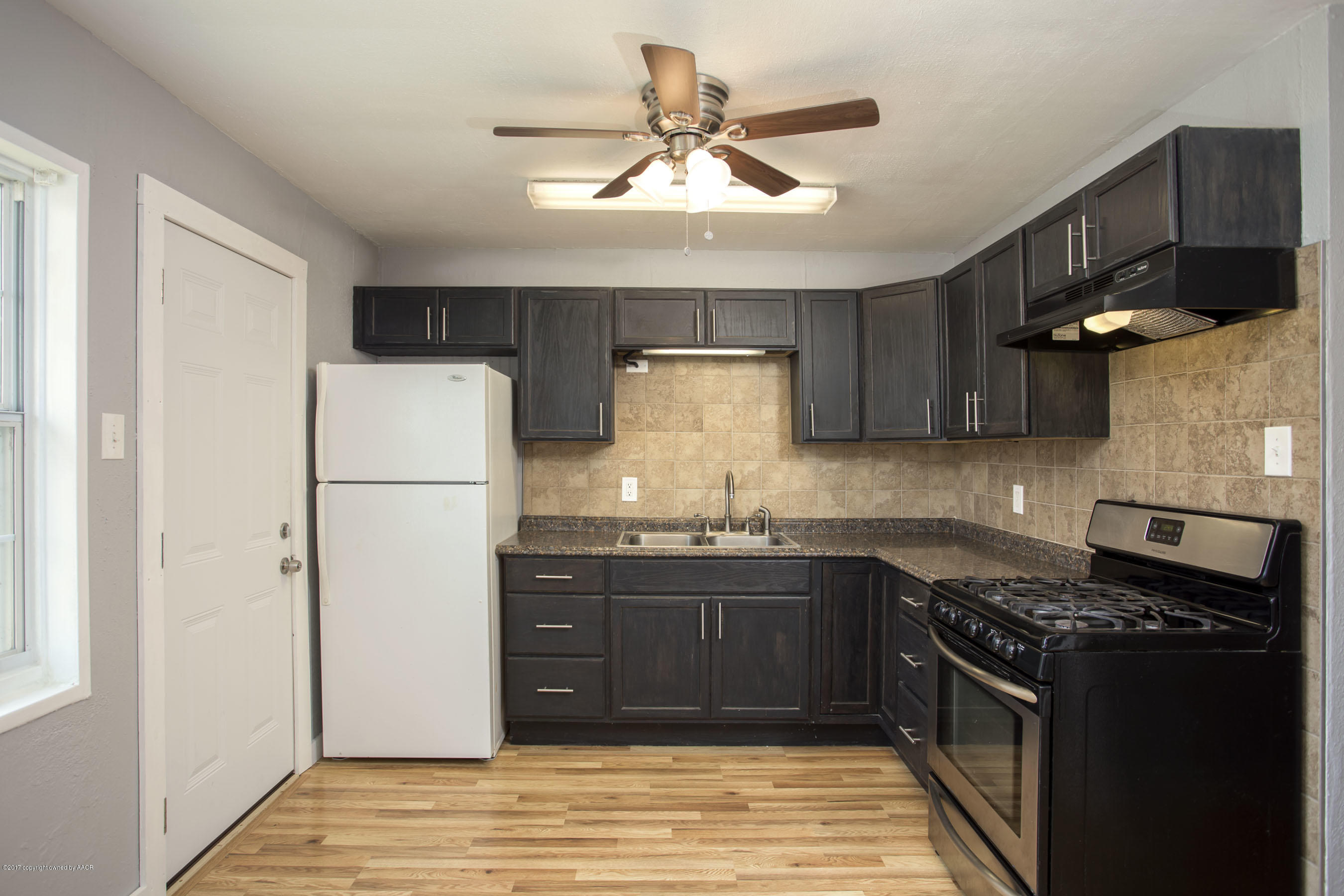 4631 South Ong Street Amarillo, TX 79110 - Photo 9 of 21 kitchen5
