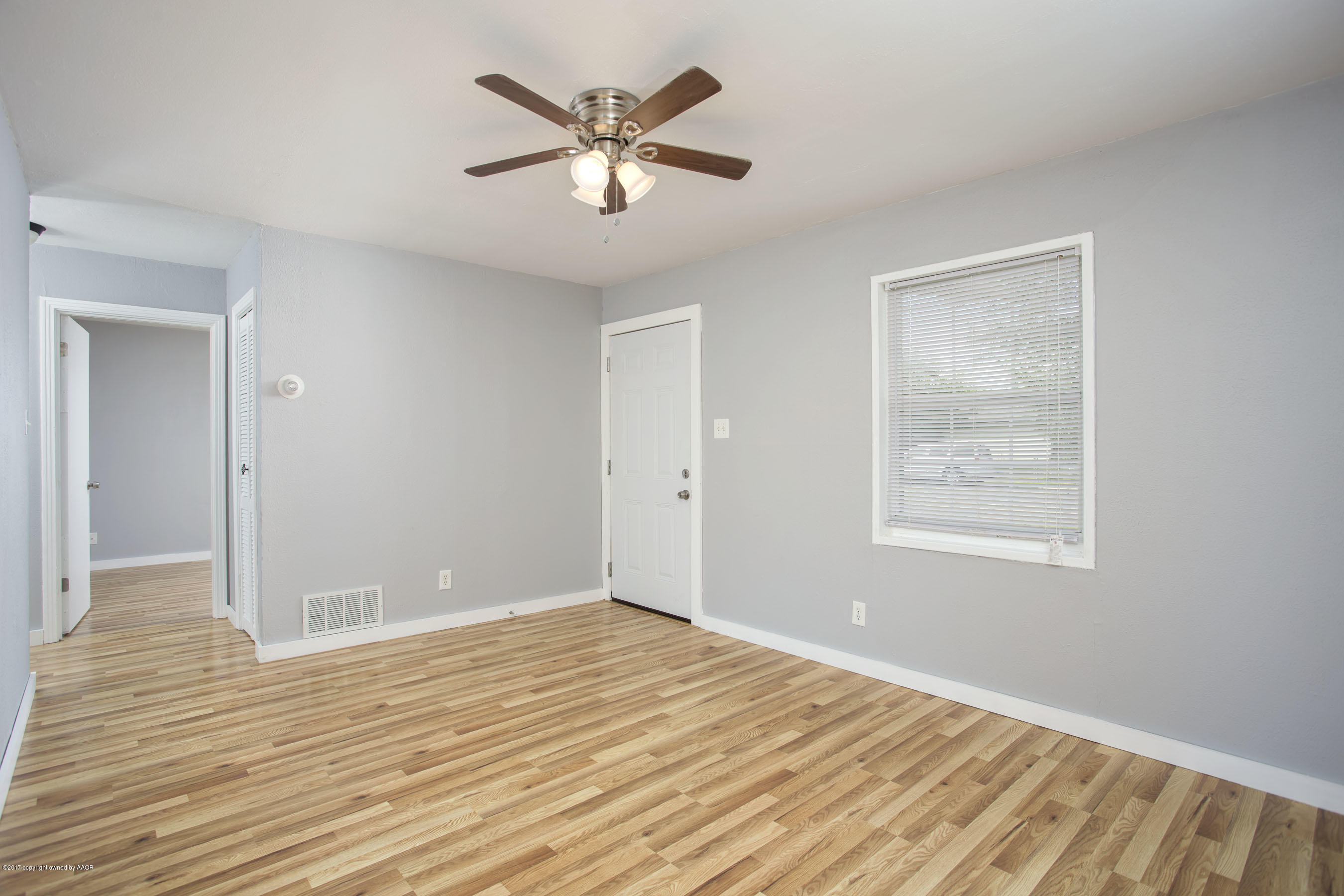 4631 South Ong Street Amarillo, TX 79110 - Photo 10 of 21 living room 2