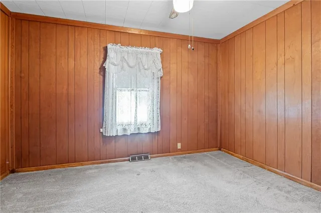 $214,900 | 1040 East Stone Street, Independence, MO 64050