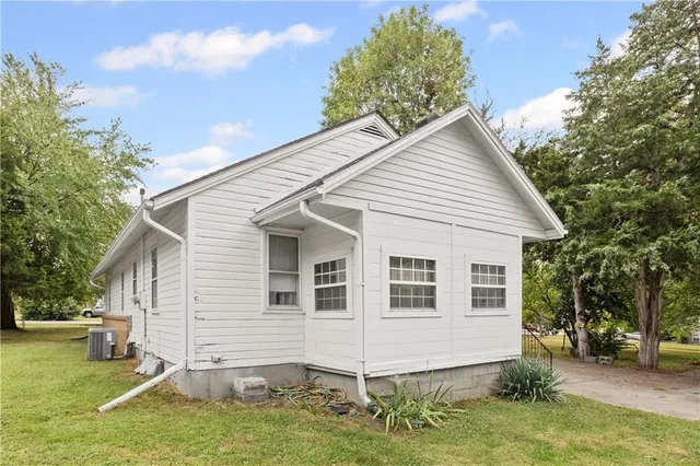 $214,900 | 1040 East Stone Street, Independence, MO 64050