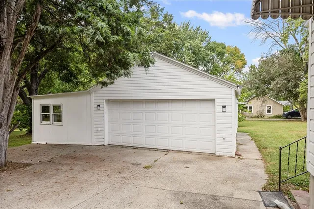 $214,900 | 1040 East Stone Street, Independence, MO 64050