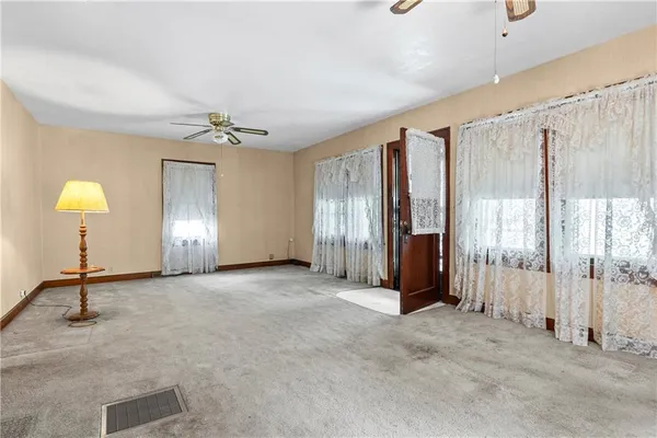 $209,900 | 1040 East Stone Street, Independence, MO 64050