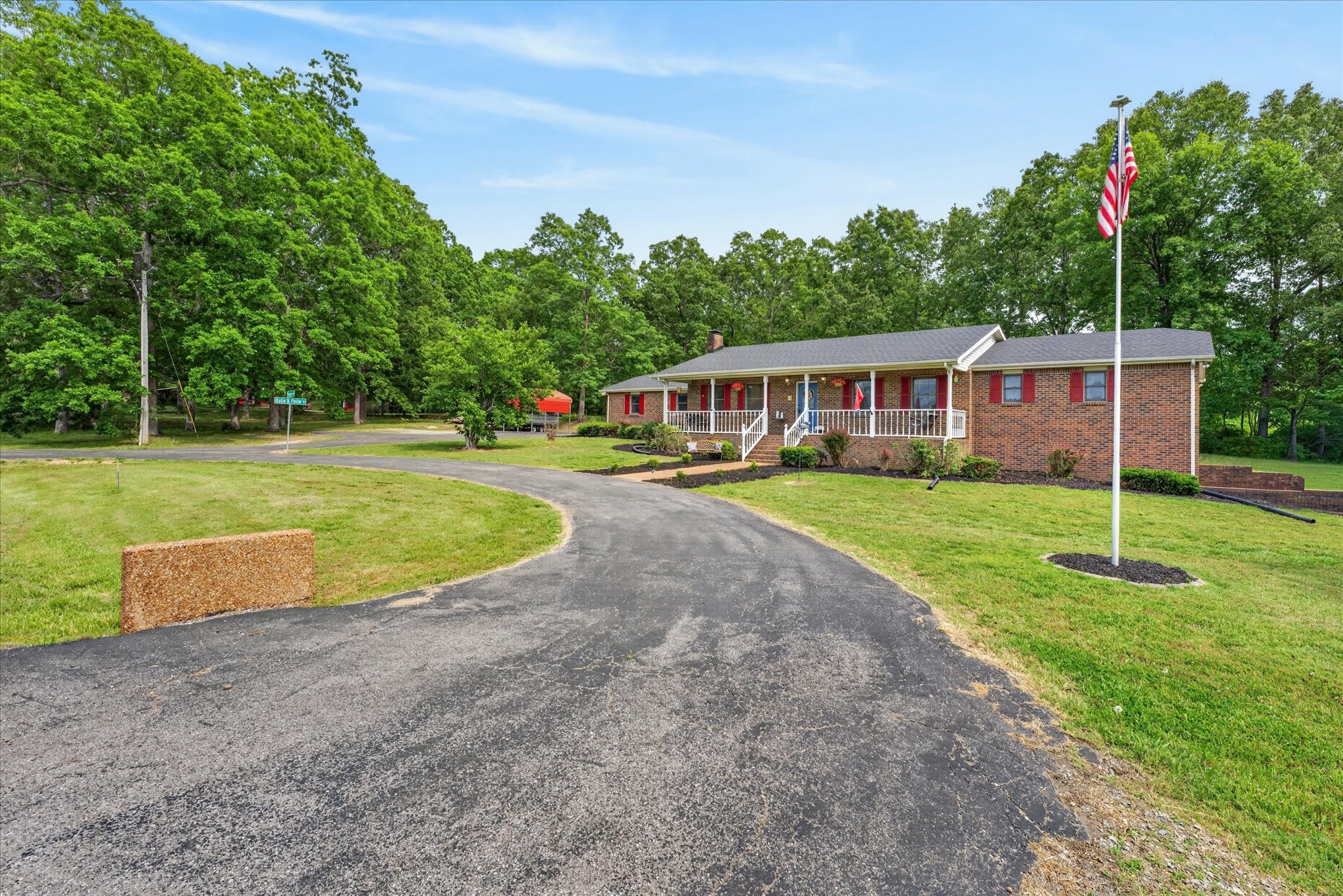 1649 North Main Street Tennessee Ridge, TN 37178 - Photo 4 of 57