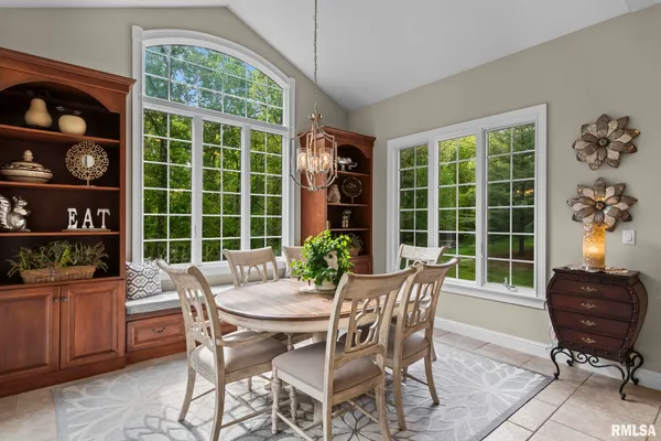 $850,000 | 6204 Treyburn Court, Springfield, IL 62711