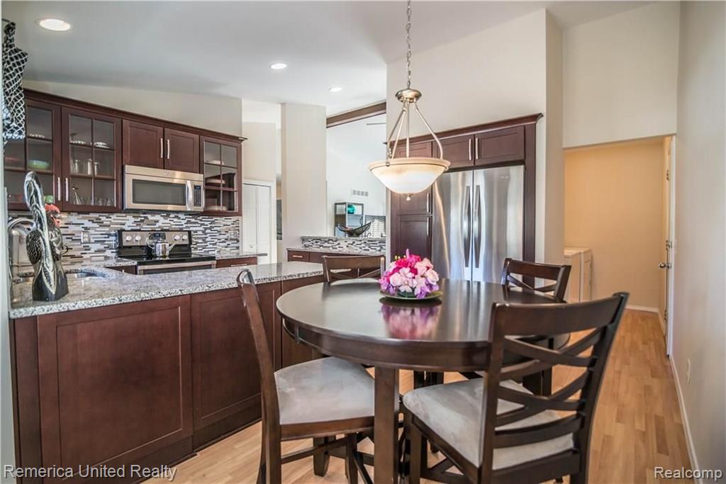 2105 Warrington Road Rochester Hills, MI 48307 - Photo 10 of 36
