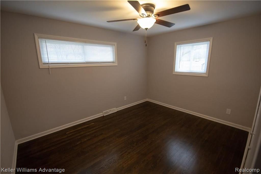 499 West Tienken Road Rochester Hills, MI 48306 - Photo 14 of 26