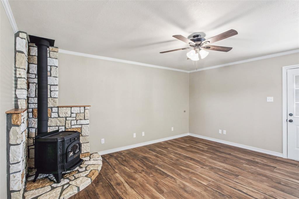 1101 Zion Hill Road Weatherford, TX 76088 - Photo 15 of 25 Secondary Living off Kitchen