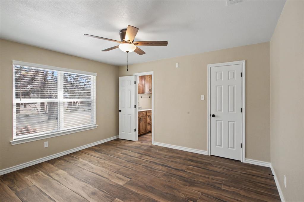 1101 Zion Hill Road Weatherford, TX 76088 - Photo 19 of 25 Primary Bedroom