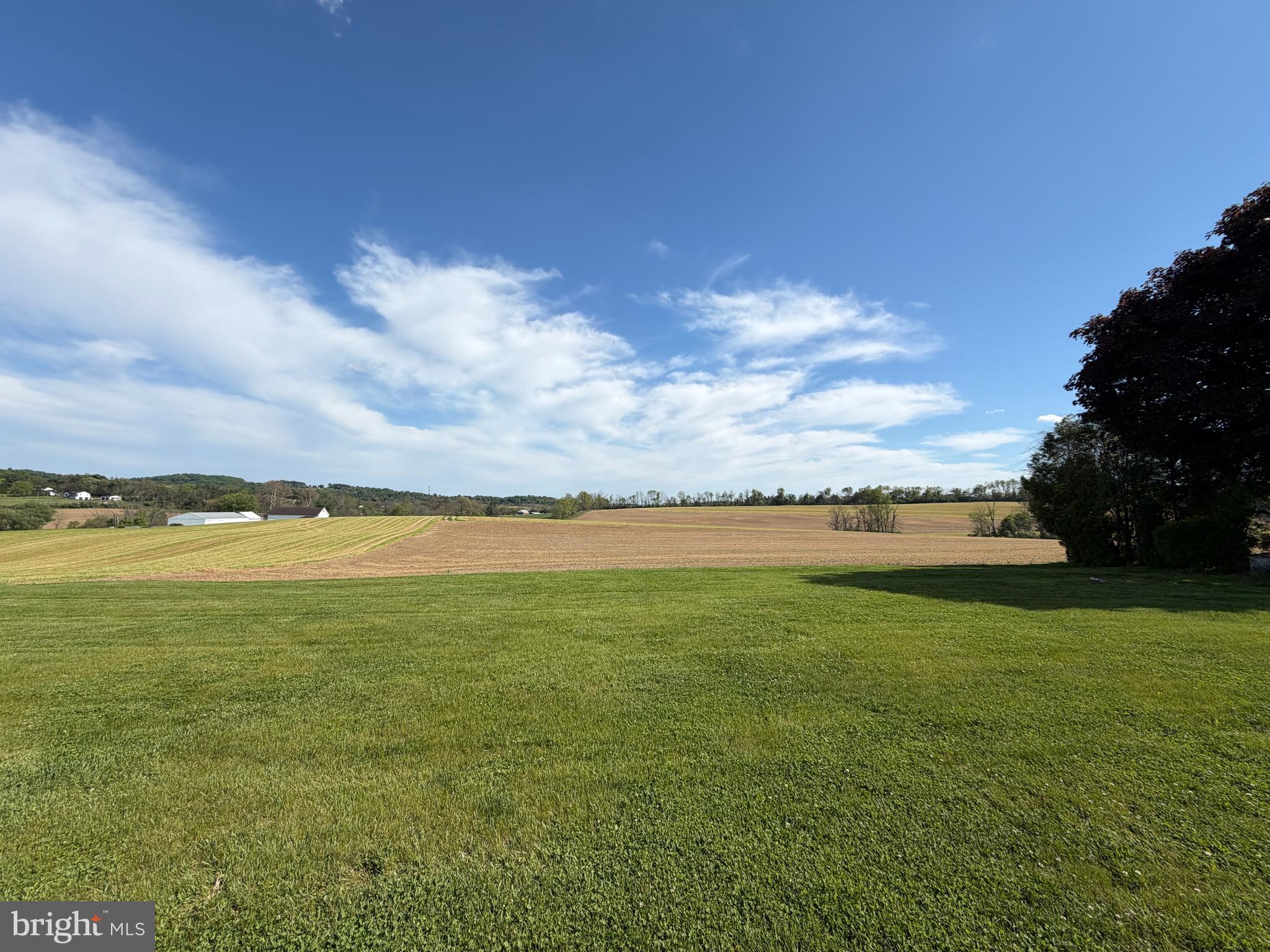 88 Davis Bridge Road Bernville, PA 19506 - Photo 5 of 5 a view of an ocean from a yard