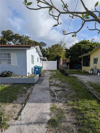 $2,000 | 5820 Northwest 14th Court, Unit 1, Sunrise, FL 33313