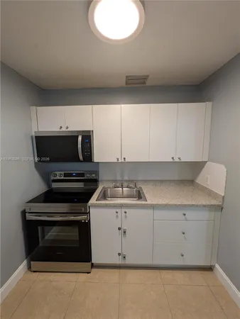 $2,000 | 5820 Northwest 14th Court, Unit 1, Sunrise, FL 33313