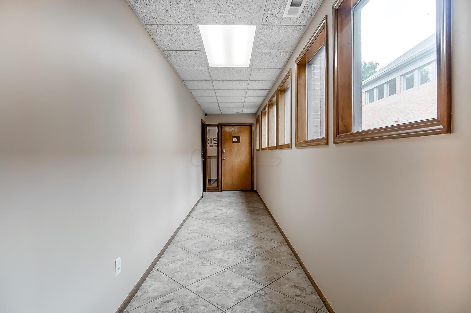 7235 Sawmill Road, Unit 7235B Dublin, OH 43016 - Photo 4 of 23 1