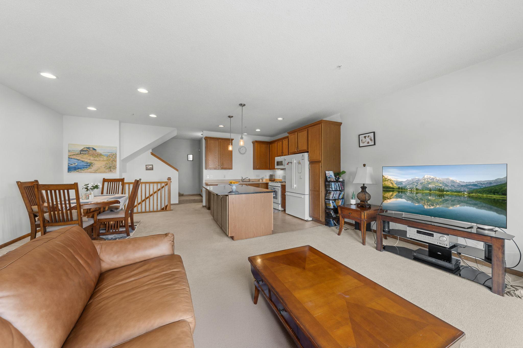 4735 Victor Path, Unit 4 Hugo, MN 55038 - Photo 2 of 12