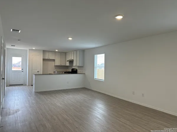 $1,500 | 6702 Willow Landing, Converse, TX 78109