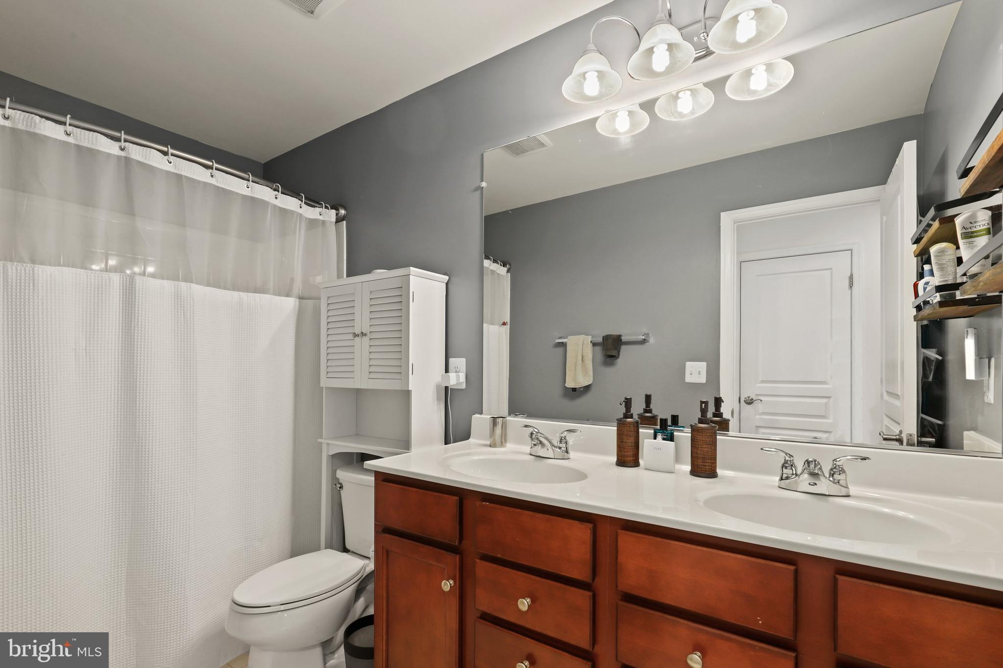 8314 Scotland Loop Manassas, VA 20109 - Photo 15 of 22 Gallery Image 15