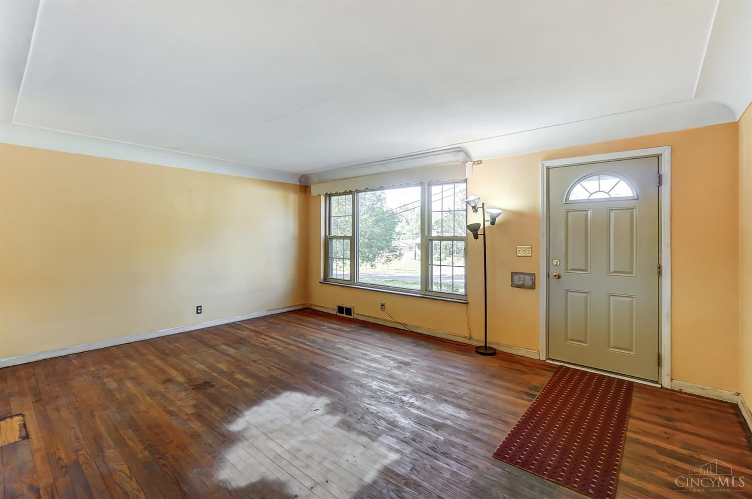 7884 Pippin Road Cincinnati, OH 45239 - Photo 7 of 39 Gallery Image 7