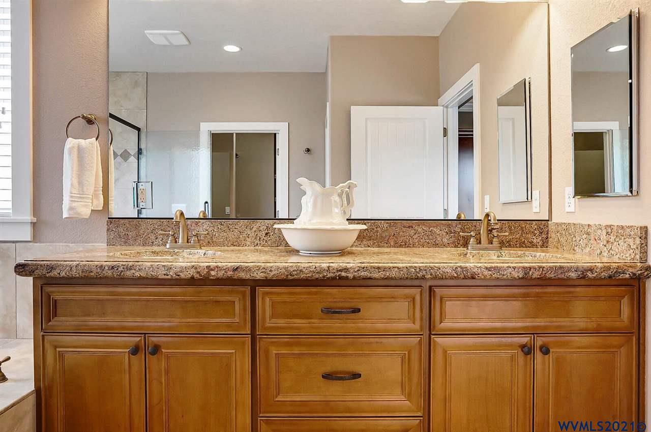 1122 Southwest Forestry Lane Dallas, OR 97338 - Photo 25 of 40 Gallery Image 25