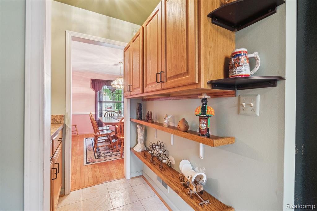 15168 Riverside Street Livonia, MI 48154 - Photo 26 of 70