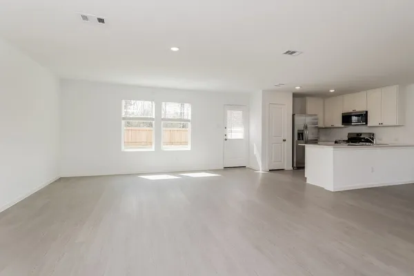 $1,835 | 1543 Sunset Ridge Drive, Conroe, TX 77306