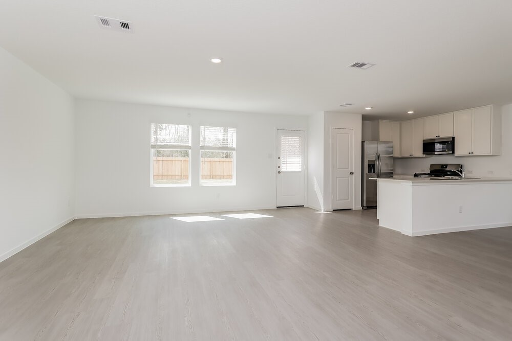 1543 Sunset Ridge Drive Conroe, TX 77306 - Photo 4 of 17