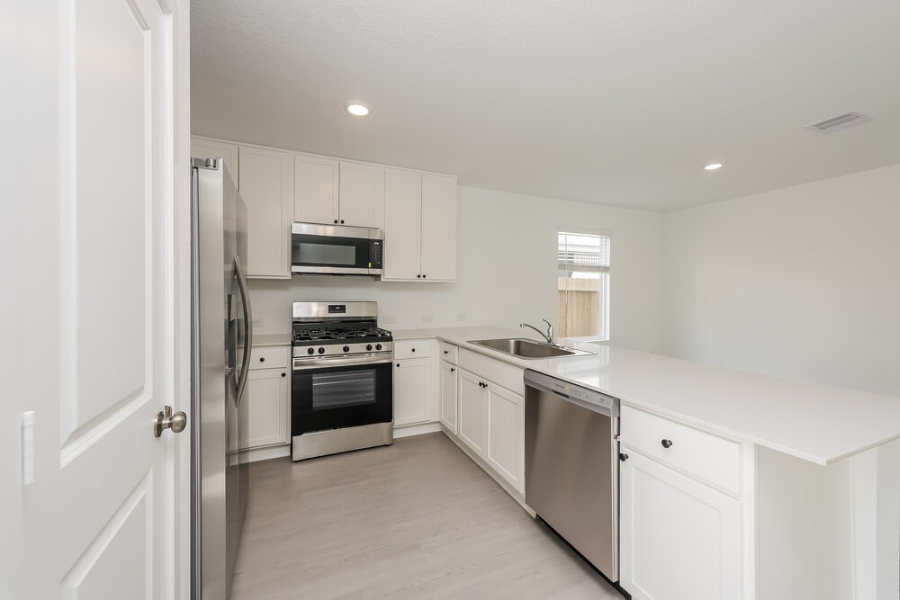 1543 Sunset Ridge Drive Conroe, TX 77306 - Photo 8 of 17