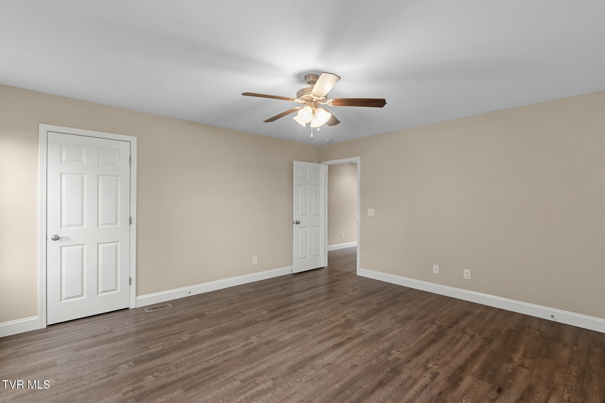 2927 Watauga Road, Unit 7 Johnson City, TN 37601 - Photo 11 of 16 Watauga u37 9