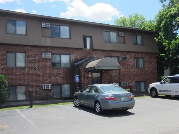 $1,700 | 55 Log Street, Unit 2C, Manchester, NH 03102