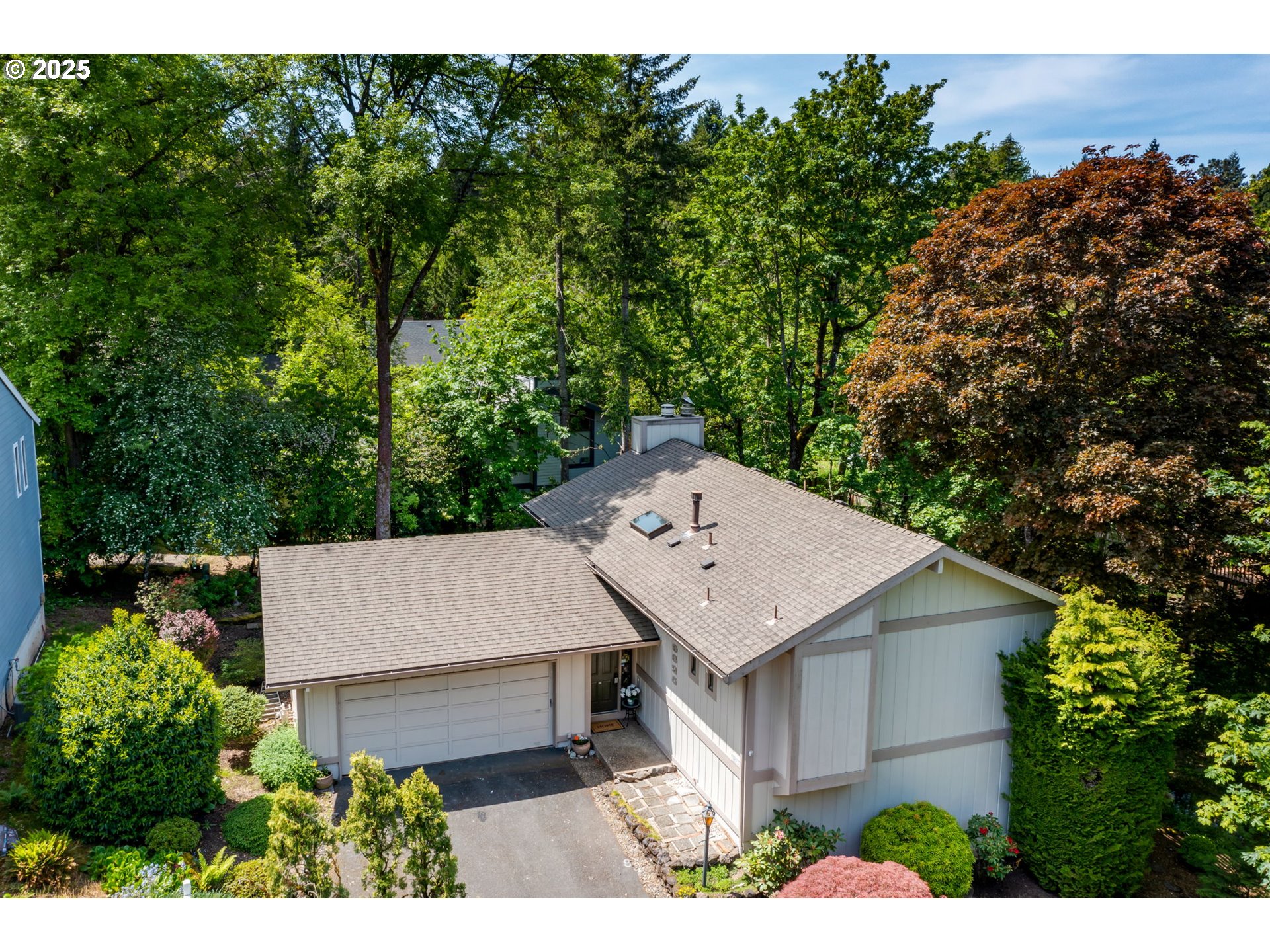 9825 Southwest Quail Post Road Portland, OR 97219 - Photo 1 of 35 Gallery Image 1