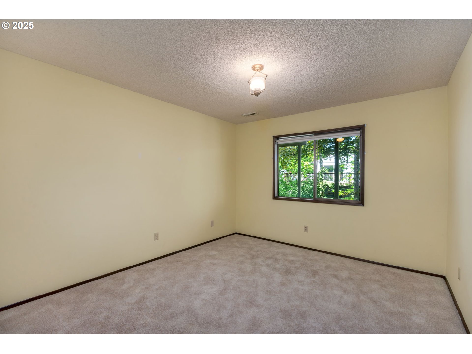 9825 Southwest Quail Post Road Portland, OR 97219 - Photo 24 of 35 Bedroom