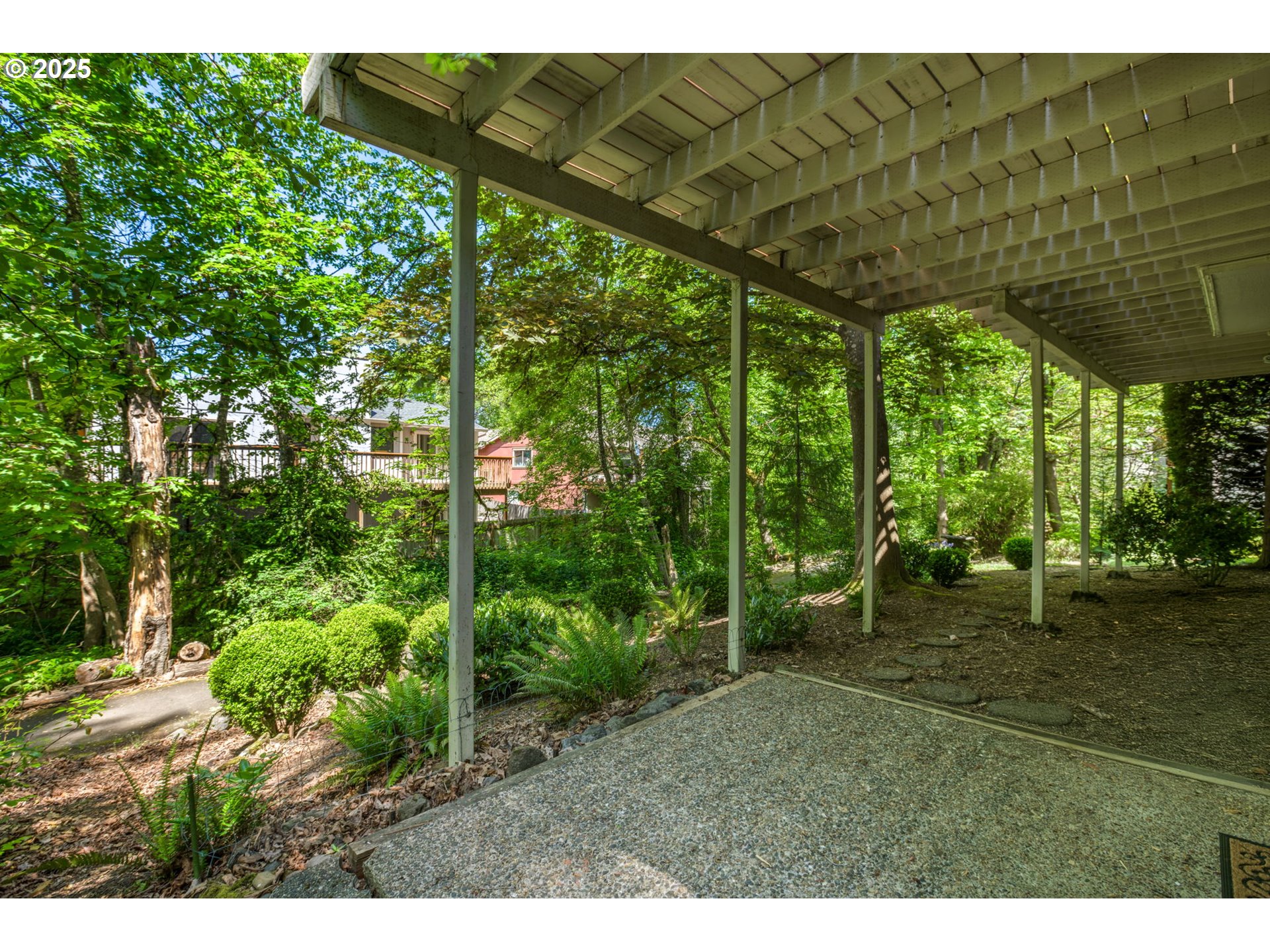 9825 Southwest Quail Post Road Portland, OR 97219 - Photo 28 of 35 Patio
