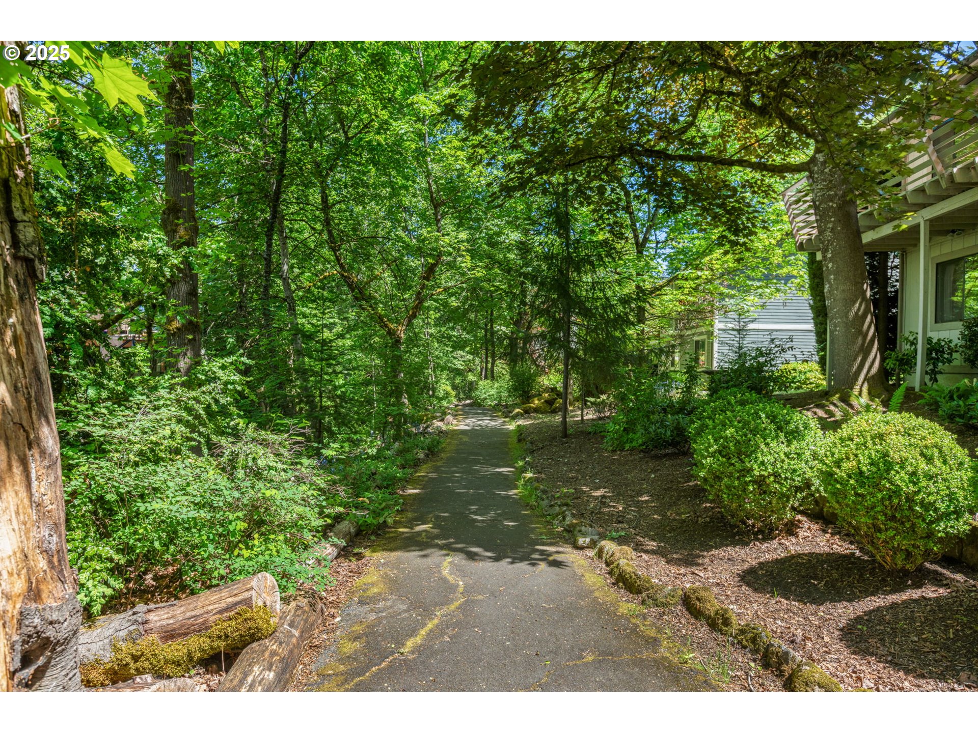 9825 Southwest Quail Post Road Portland, OR 97219 - Photo 29 of 35 Backyard