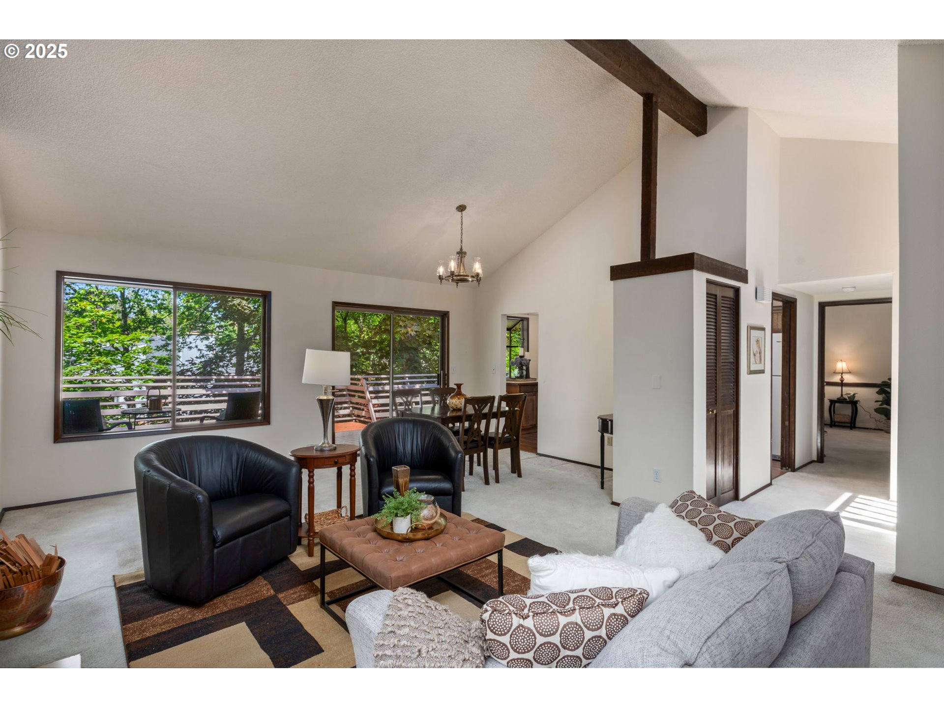 9825 Southwest Quail Post Road Portland, OR 97219 - Photo 5 of 35 Living Room/Dining Room