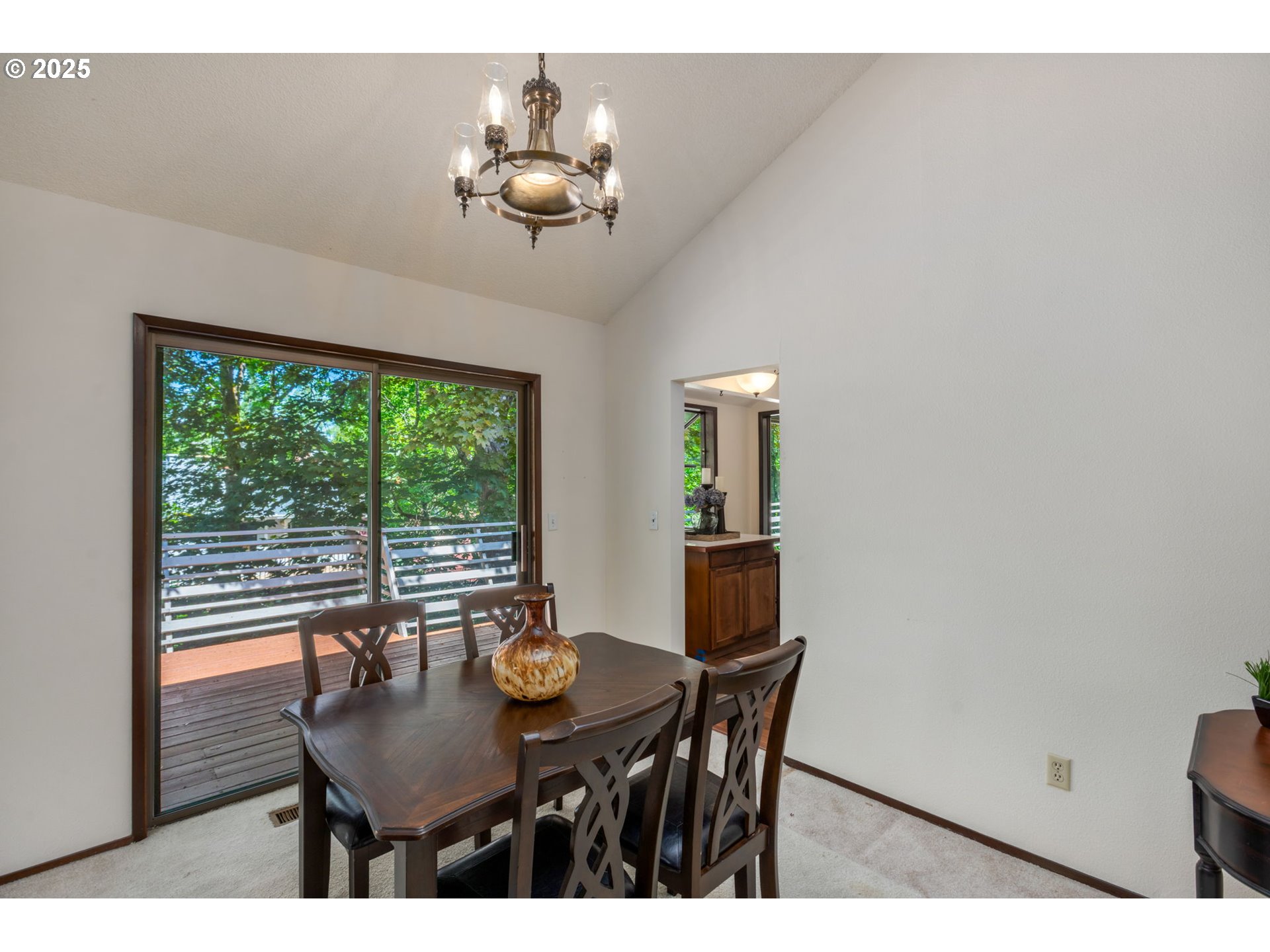 9825 Southwest Quail Post Road Portland, OR 97219 - Photo 7 of 35 Dining Room