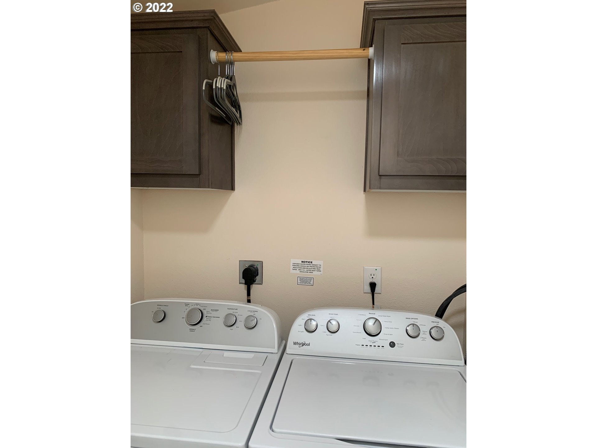 229 Lucky Ridge Loop Canyonville, OR 97417 - Photo 25 of 32 a utility room with dryer and washer