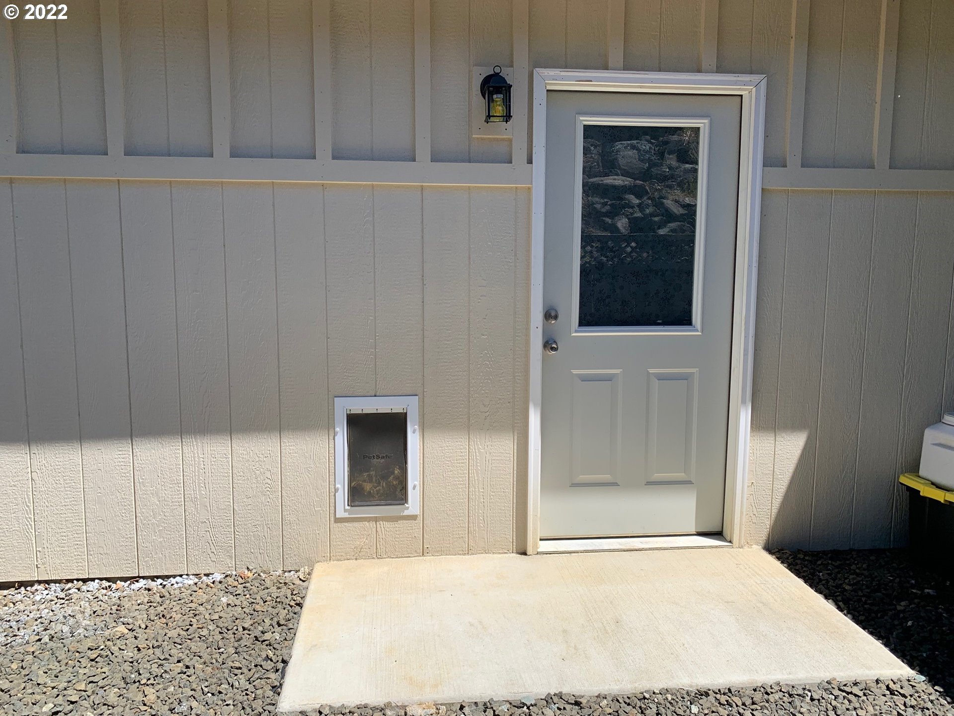 229 Lucky Ridge Loop Canyonville, OR 97417 - Photo 29 of 32 a bedroom with a bed and a window