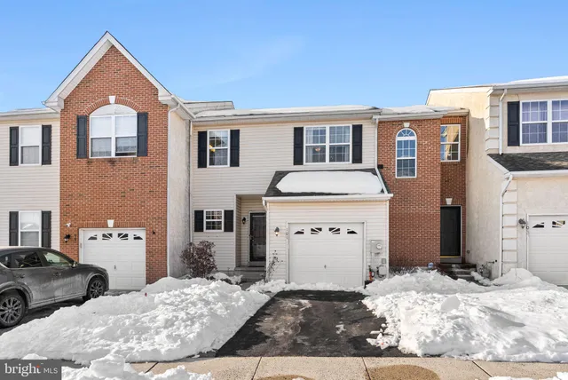 $375,000 | 101 Green View Drive, Pottstown, PA 19464