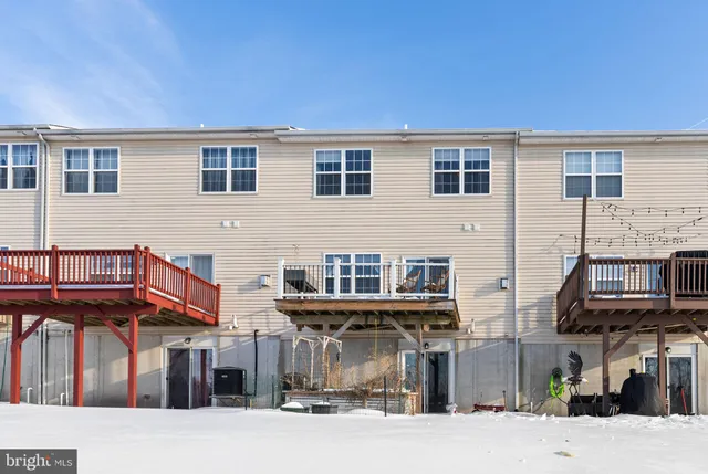 $375,000 | 101 Green View Drive, Pottstown, PA 19464