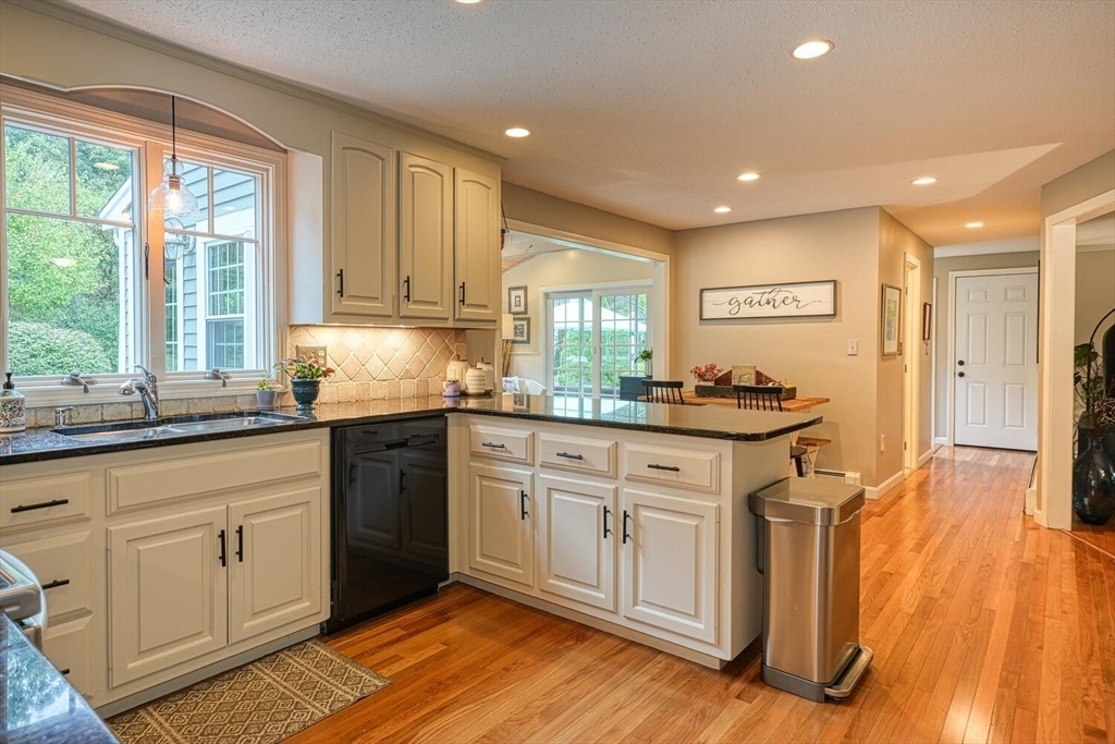 5 Worcester Road Norfolk, MA 02056 - Photo 13 of 42 Gallery Image 13