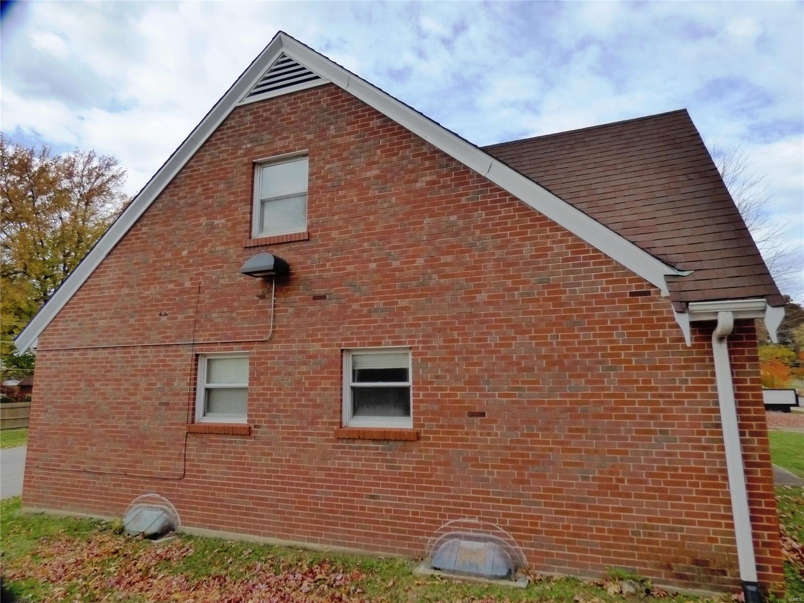 8300 Natural Bridge Road St. Louis, MO 63121 - Photo 3 of 22